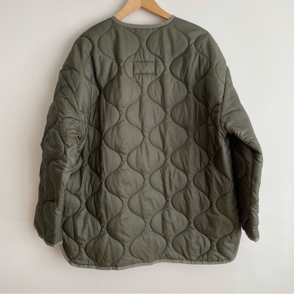 Aritzia Babaton Evergreen Quilted Liner Jacket in Gunmetal Green - Picture 2 of 13